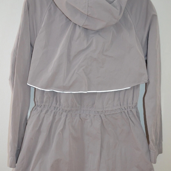 lululemon Women's Gray Hooded Jacket - Picture 5 of 5